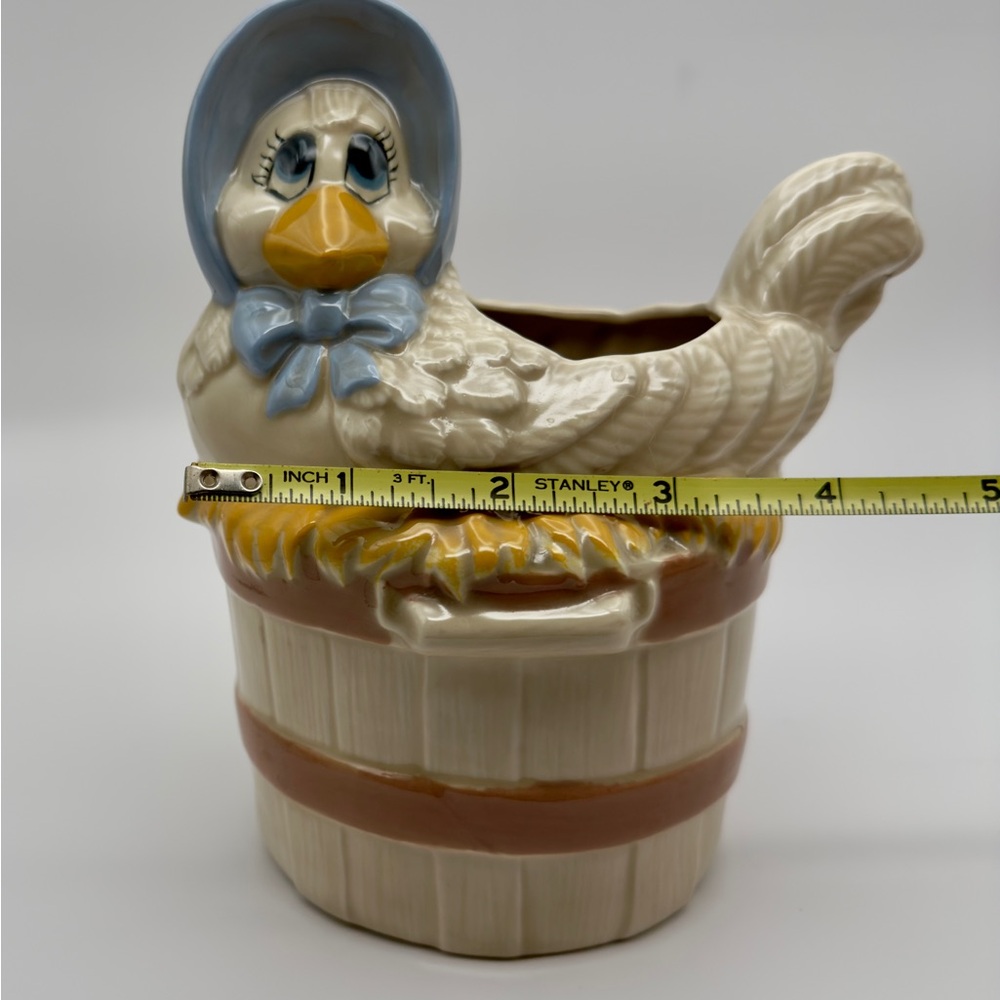 Kimple Ceramic Nesting Hen Chicken Planter W/ Blue Bonnet & Bow on Bushel Basket - Picture 9 of 10